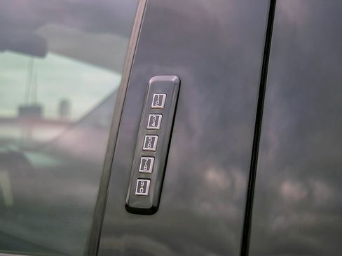 Used 2019 Ford F250 XLT w/ XLT Premium Package image 9