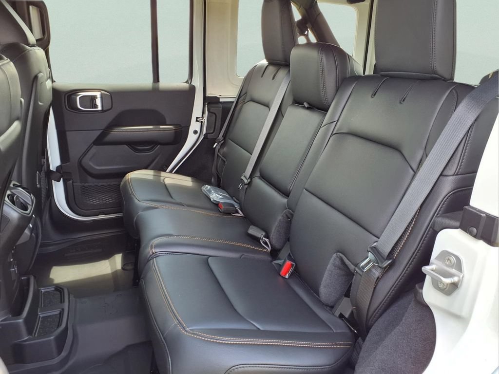 New 2026 Jeep Wrangler Unlimited Sahara AWD/4WD image 13