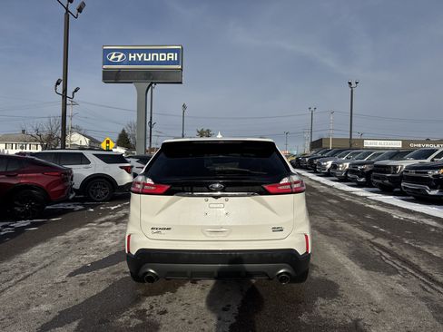 Used 2020 Ford Edge SEL w/ Convenience Package image 4