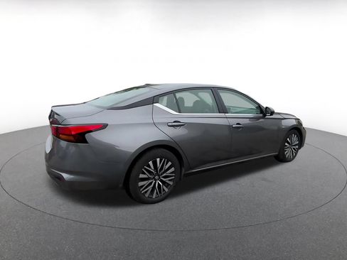 Used 2026 Nissan Altima 2.5 SV FWD image 13