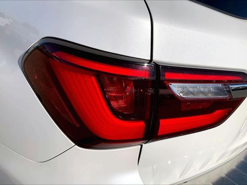 Used 2019 INFINITI QX80 Limited image 32