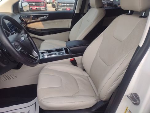Used 2022 Ford Edge Titanium w/ Equipment Group 301A AWD/4WD image 18