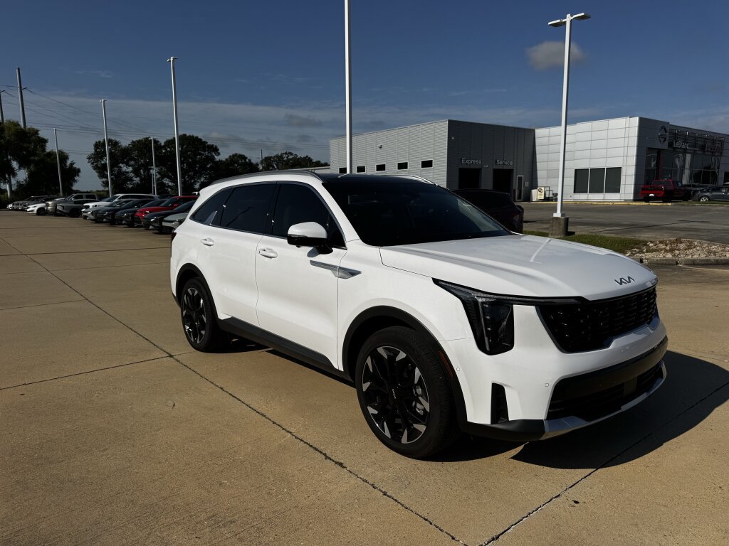 Certified 2026 Kia Sorento SX FWD image 12