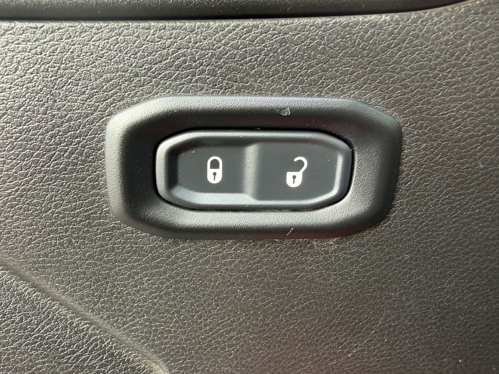 Used 2023 Jeep Wrangler Unlimited Sport AWD/4WD image 14