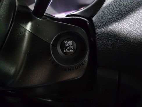 Used 2021 Jeep Renegade Latitude AWD/4WD image 22