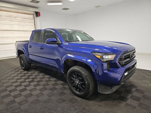 Used 2025 Toyota Tacoma SR5 AWD/4WD image 1