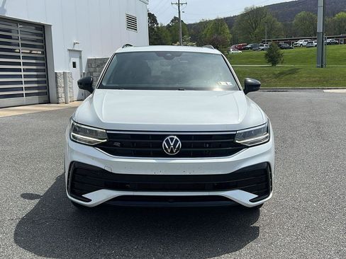 Used 2022 Volkswagen Tiguan SE R-Line image 8