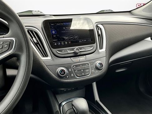 Used 2023 Chevrolet Malibu LT image 9