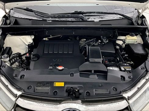 Used 2016 Toyota Highlander Limited image 13