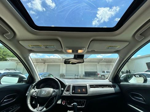 Used 2020 Honda HR-V EX-L image 10