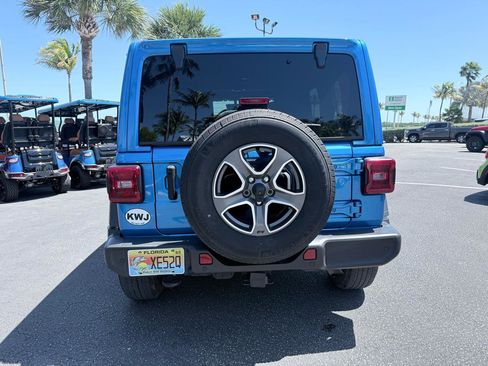 Used 2023 Jeep Wrangler Unlimited Sport w/ Sun And Sound Package AWD/4WD image 6