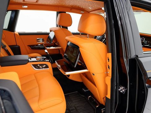 Used 2024 Rolls-Royce Phantom Sedan w/ The Phantom Package RWD image 57