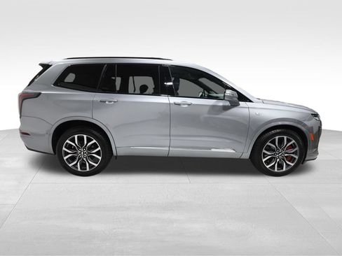 Certified 2025 Cadillac XT6 Sport w/ Platinum Package AWD/4WD image 5