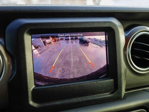 Used 2019 Jeep Wrangler Unlimited Sahara AWD/4WD image 29