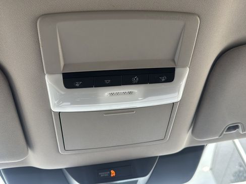 Used 2024 Nissan Pathfinder S AWD/4WD image 39