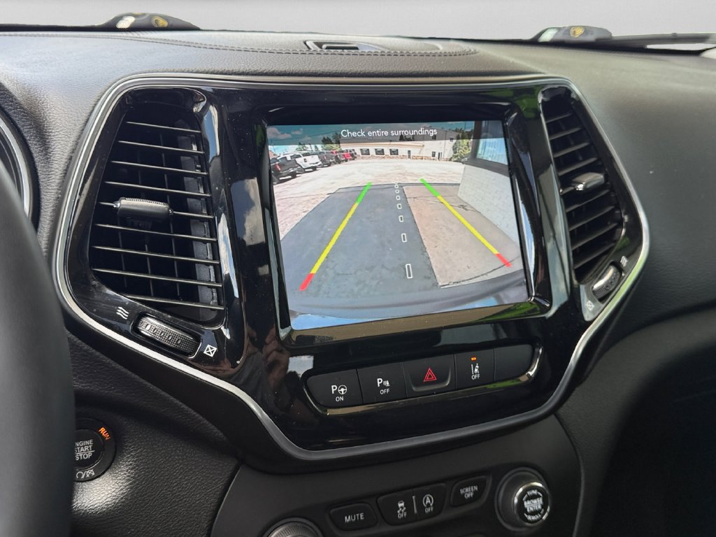 Certified 2022 Jeep Cherokee Limited AWD/4WD image 16
