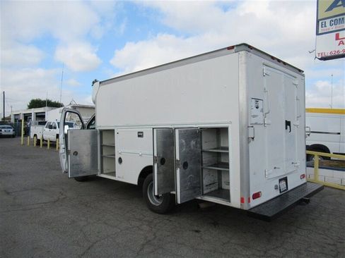 Used 2016 Chevrolet Express 3500 image 8