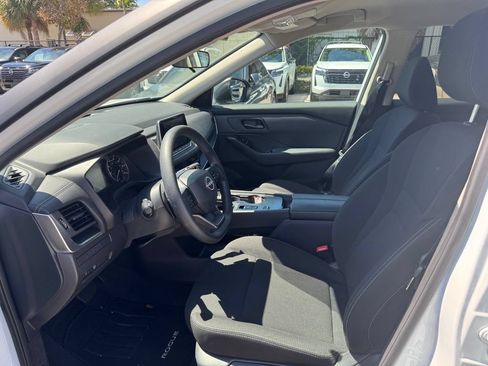 Certified 2025 Nissan Rogue S FWD image 4