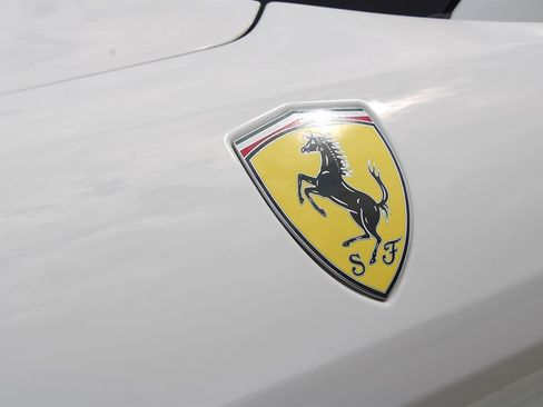 Used 2015 Ferrari California T image 23