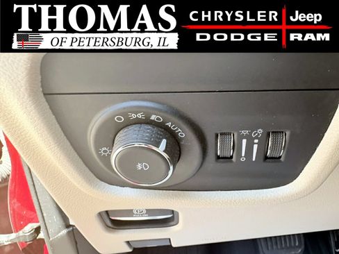 Used 2022 Jeep Grand Cherokee L Limited AWD/4WD image 23