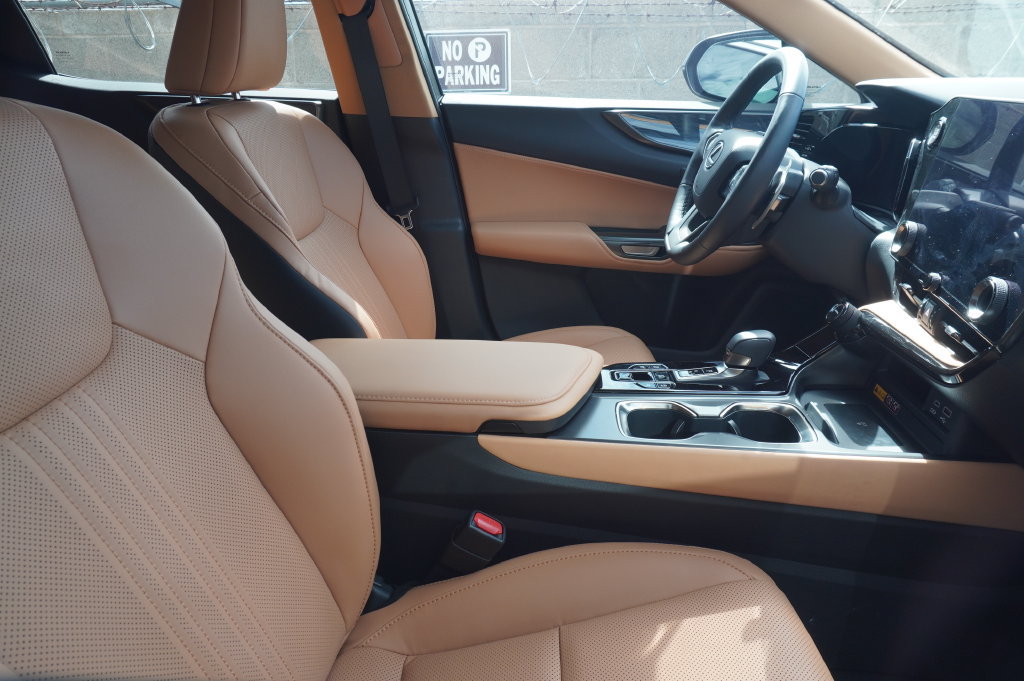 Used 2024 Lexus NX 350 AWD w/ Vision Package image 8