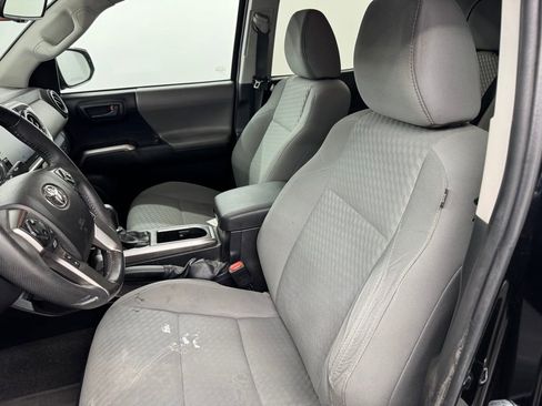 Used 2022 Toyota Tacoma SR5 RWD image 8