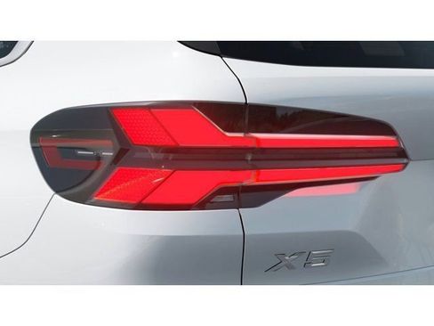 New 2026 BMW X5 xDrive40i w/ Premium Package image 8