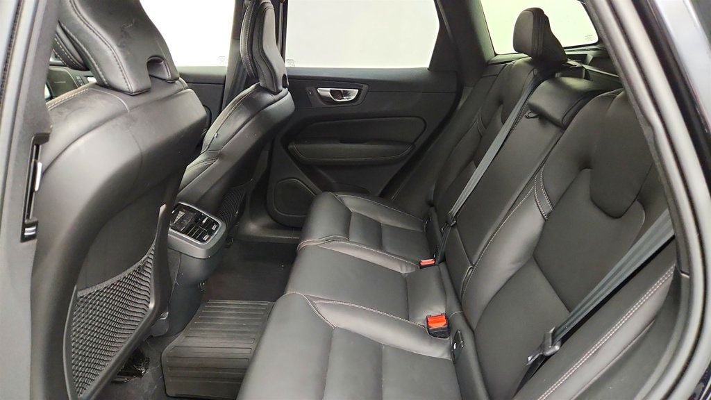 Used 2025 Volvo XC60 B5 Ultra w/ Protection Package Premier AWD/4WD image 19