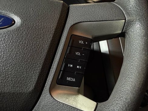 Used 2010 Ford Fusion SE FWD image 12