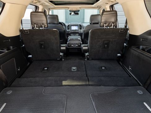 Used 2019 Ford Expedition Platinum AWD/4WD image 40
