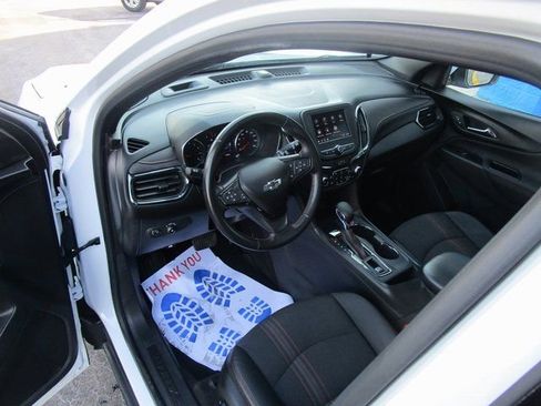 Used 2022 Chevrolet Equinox RS image 18
