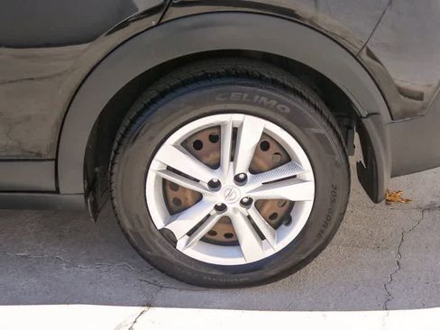 Used 2019 Nissan Kicks S FWD image 6