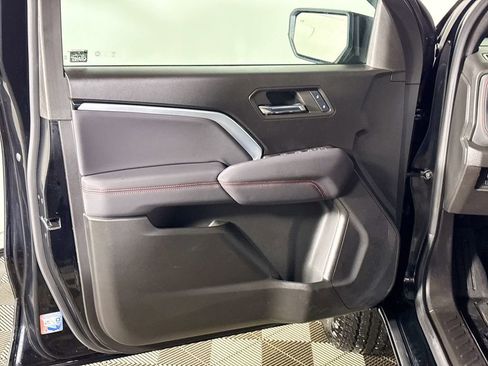 Used 2024 Chevrolet Colorado Z71 w/ Z71 Convenience Package 2 image 10