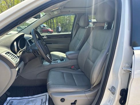 Used 2011 Jeep Grand Cherokee Laredo AWD/4WD image 29