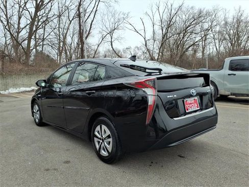 Used 2016 Toyota Prius Three image 5