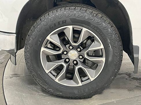 Used 2022 Chevrolet Silverado 1500 LT image 16