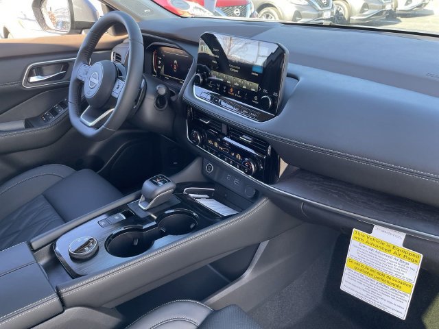 Used 2023 Nissan Rogue Platinum w/ Platinum Premium Package AWD/4WD image 21