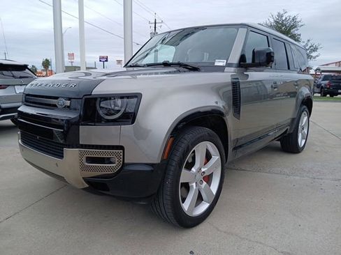 Used 2025 Land Rover Defender 130 X image 3