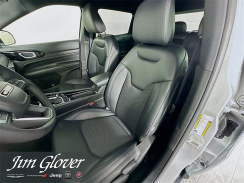 New 2026 Jeep Compass Latitude image 23
