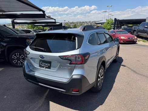 Used 2024 Subaru Outback Premium AWD/4WD image 8