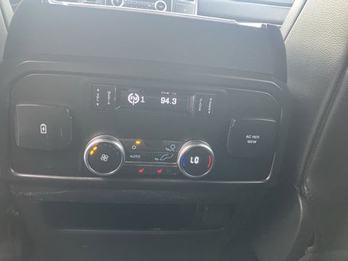 Used 2021 Ford Expedition Limited image 18