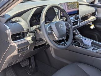New 2026 Toyota Grand Highlander AWD video 3