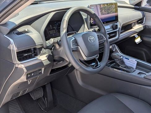 New 2026 Toyota Grand Highlander AWD image 3