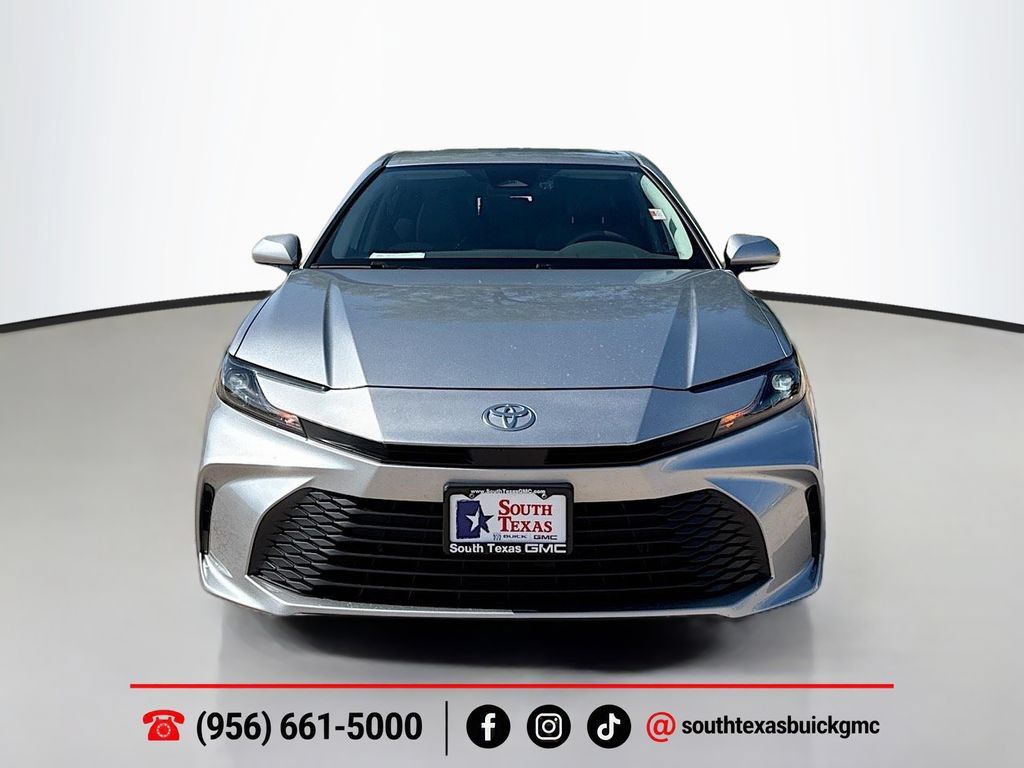 Used 2025 Toyota Camry LE w/ Convenience Package FWD image 2
