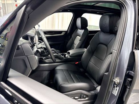 New 2026 Porsche Cayenne AWD/4WD image 5