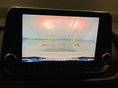 Used 2024 Nissan Rogue S image 17