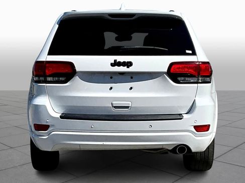 Used 2019 Jeep Grand Cherokee Altitude image 4