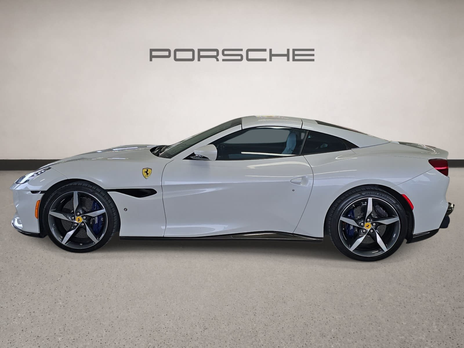 Used 2023 Ferrari Portofino M RWD image 2