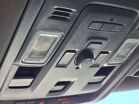 Used 2021 Chevrolet Tahoe High Country w/ Premium Package image 16