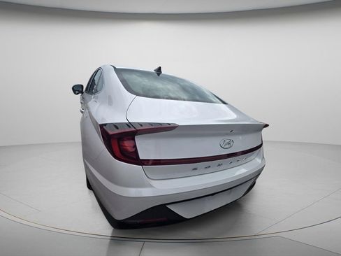 Certified 2022 Hyundai Sonata SEL w/ Preferred Accessory Package FWD image 6